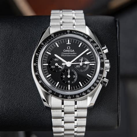 omega speedmaster moonwatch sapphire glass|omega speedmaster moonwatch automatic.